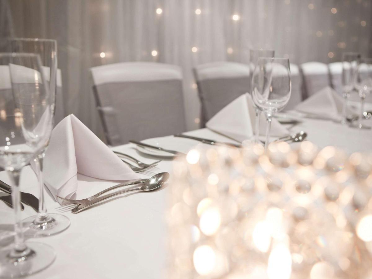 Pullman Sydney Hyde Park Hotell Eksteriør bilde A table set for a formal dinner