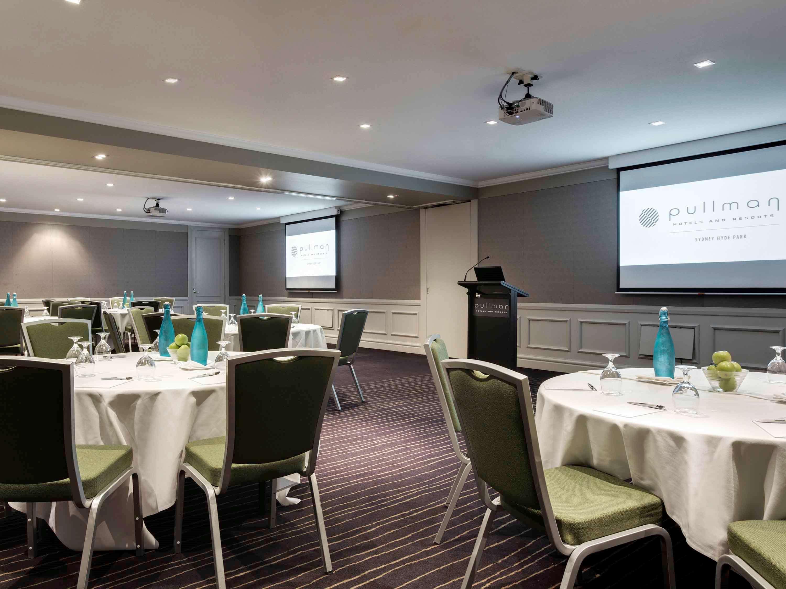 Pullman Sydney Hyde Park Hotell Eksteriør bilde The meeting room