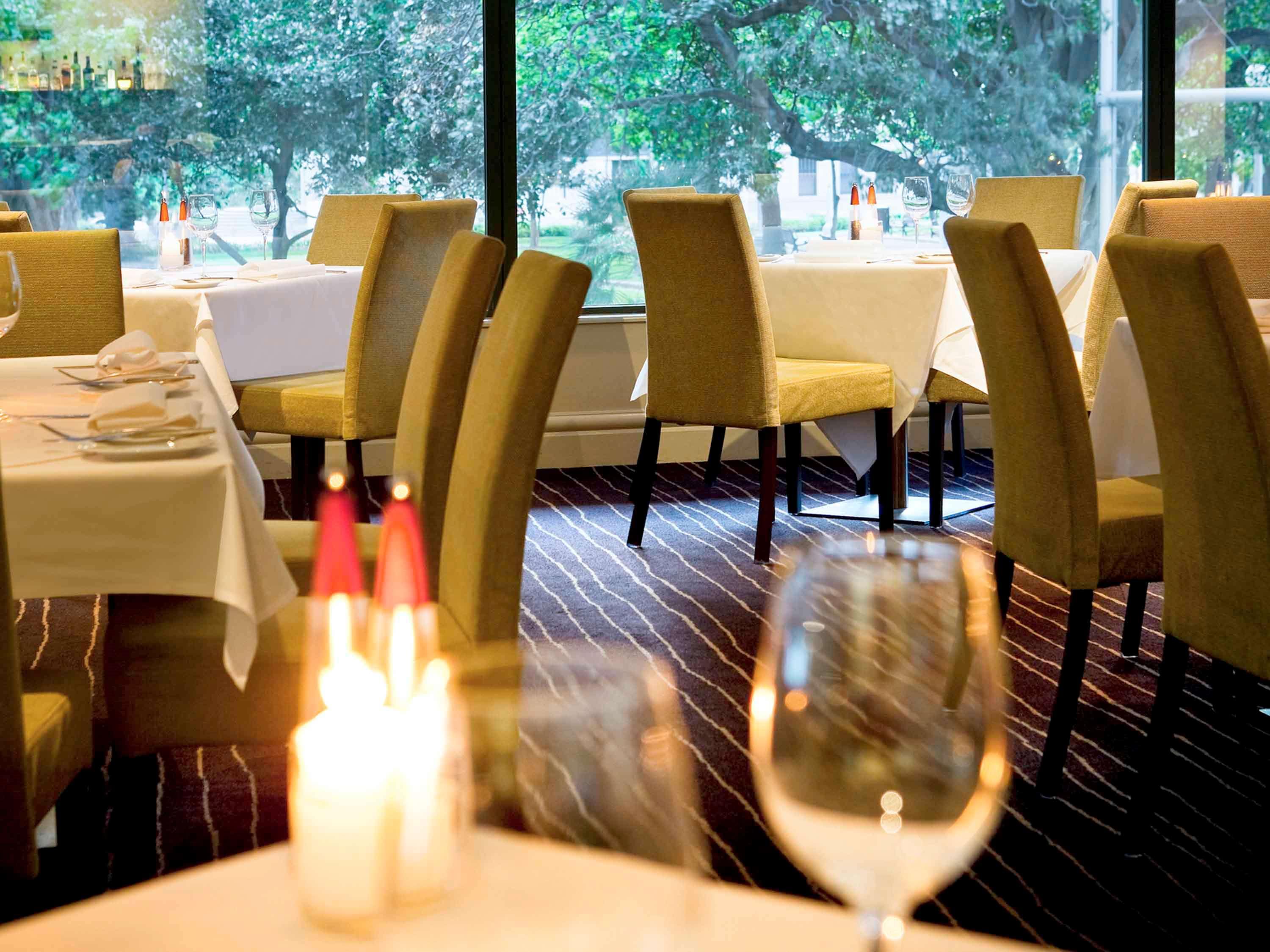Pullman Sydney Hyde Park Hotell Eksteriør bilde The restaurant