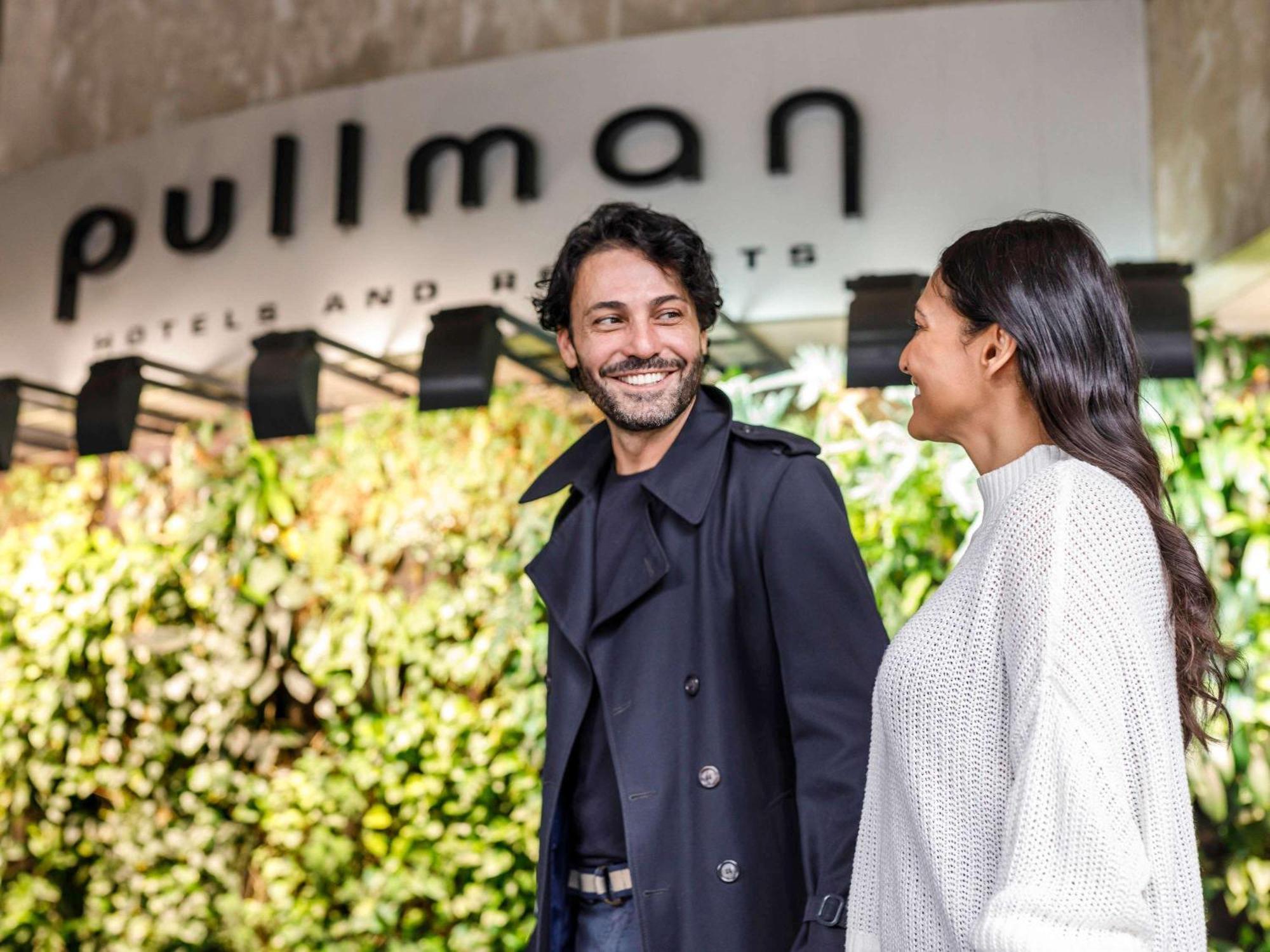 Pullman Sydney Hyde Park Hotell Eksteriør bilde Pulman at the opening of his store in Madrid, 2019