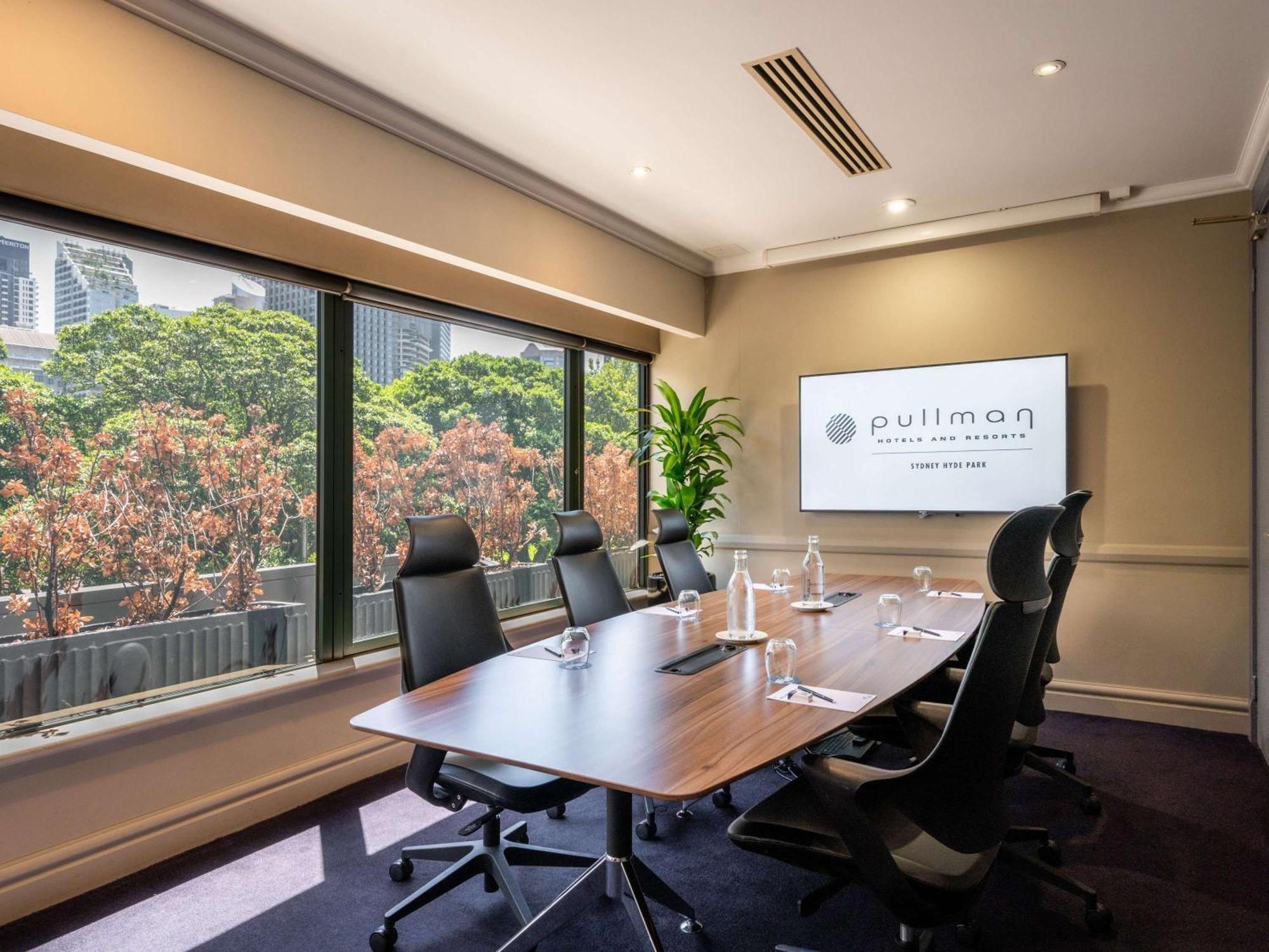 Pullman Sydney Hyde Park Hotell Eksteriør bilde Boardroom at Pullman Melbourne on Swanston
