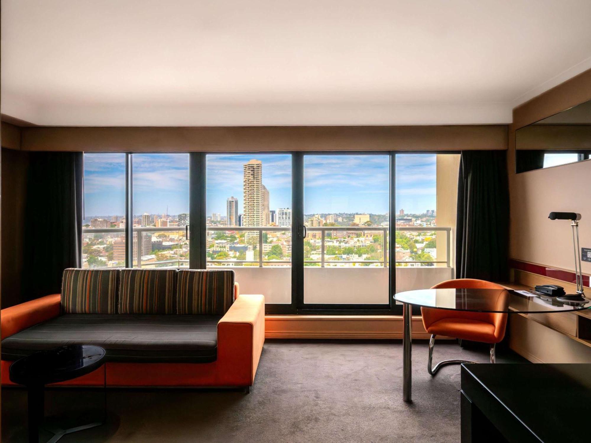 Pullman Sydney Hyde Park Hotell Eksteriør bilde A room at the hotel